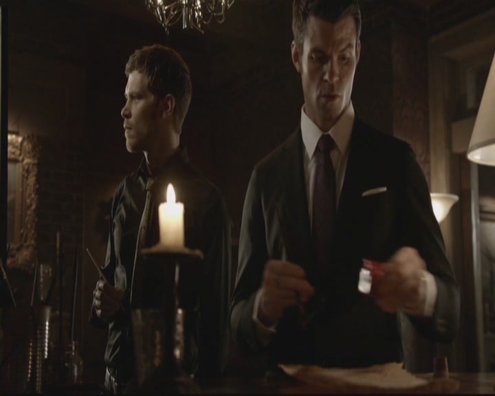 VampireDiariesWorld-dot-org_TheOriginals1x17MoonOverBourbonStreet2269.jpg