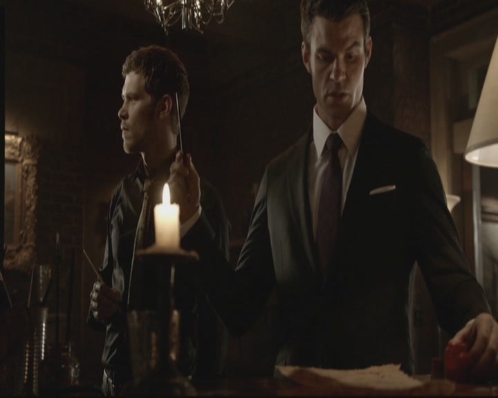 VampireDiariesWorld-dot-org_TheOriginals1x17MoonOverBourbonStreet2270.jpg