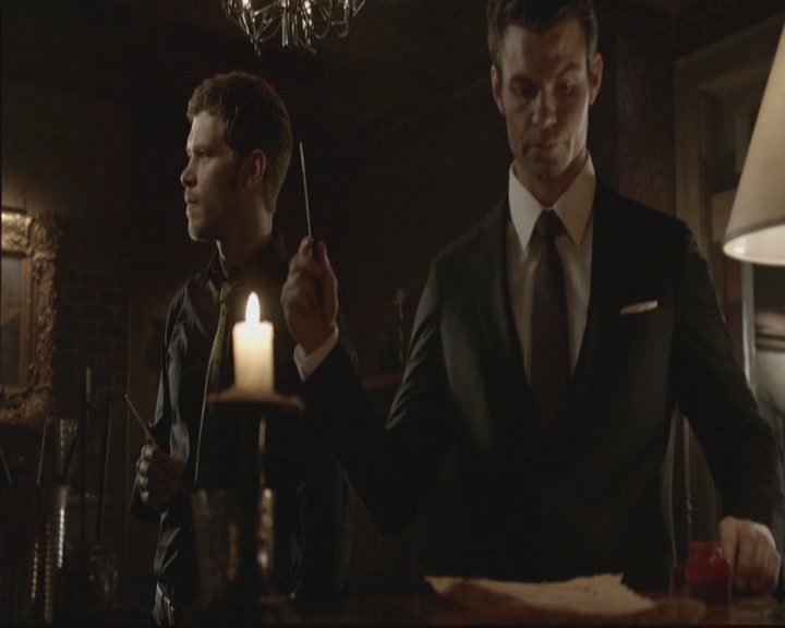 VampireDiariesWorld-dot-org_TheOriginals1x17MoonOverBourbonStreet2271.jpg