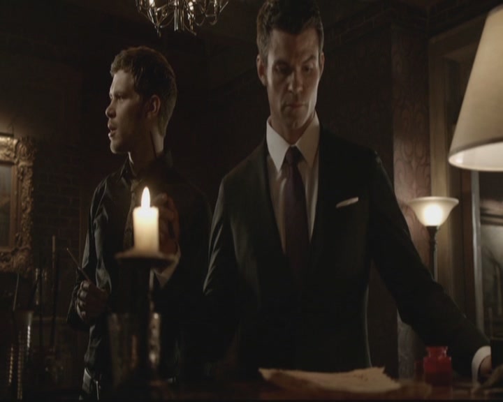 VampireDiariesWorld-dot-org_TheOriginals1x17MoonOverBourbonStreet2273.jpg
