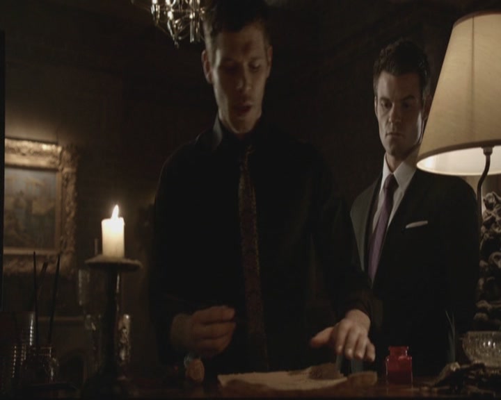 VampireDiariesWorld-dot-org_TheOriginals1x17MoonOverBourbonStreet2294.jpg