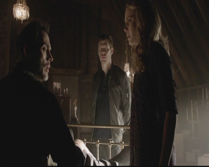 VampireDiariesWorld-dot-org_TheOriginals1x19AnUnblinkingDeath1479.jpg