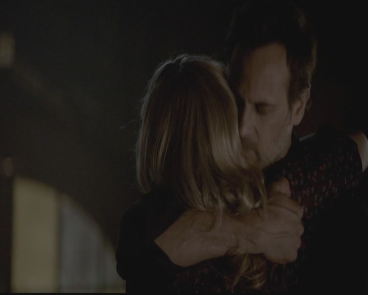 VampireDiariesWorld-dot-org_TheOriginals1x19AnUnblinkingDeath1808.jpg