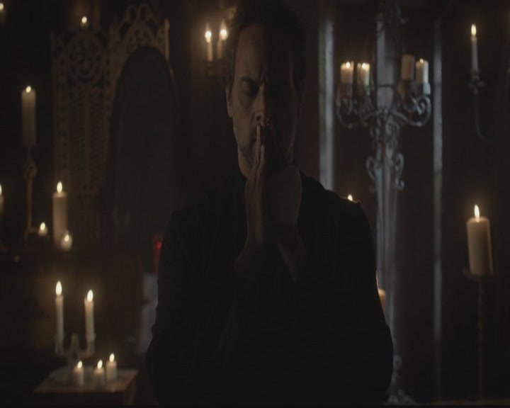 VampireDiariesWorld-dot-org_TheOriginals1x19AnUnblinkingDeath1899.jpg