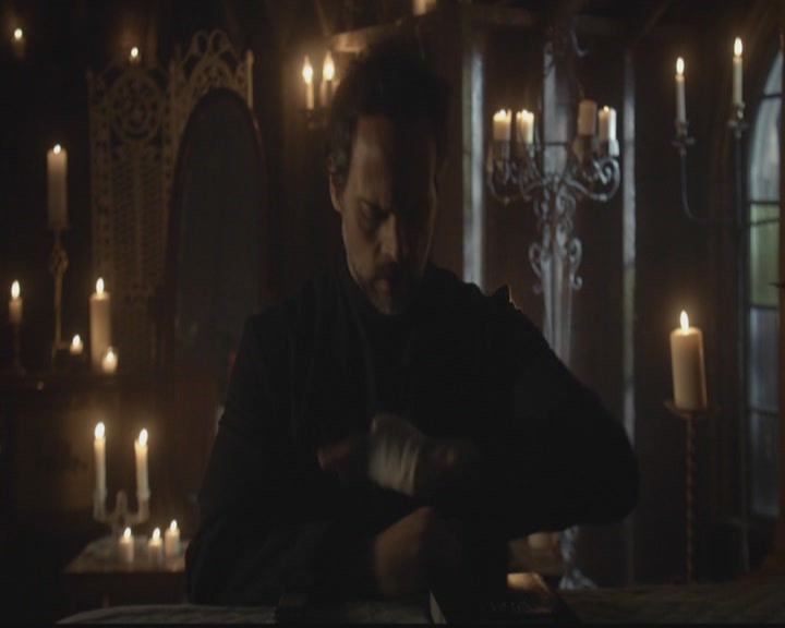 VampireDiariesWorld-dot-org_TheOriginals1x19AnUnblinkingDeath1959.jpg