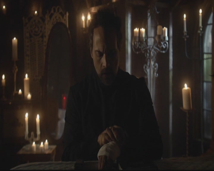 VampireDiariesWorld-dot-org_TheOriginals1x19AnUnblinkingDeath1961.jpg