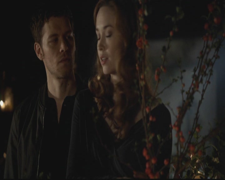 VampireDiariesWorld-dot-org_TheOriginals1x19AnUnblinkingDeath1968.jpg