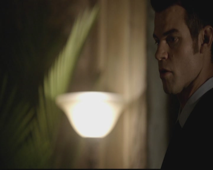 VampireDiariesWorld-dot-org_TheOriginals1x19AnUnblinkingDeath2310.jpg