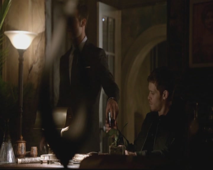 VampireDiariesWorld-dot-org_TheOriginals1x19AnUnblinkingDeath2313.jpg