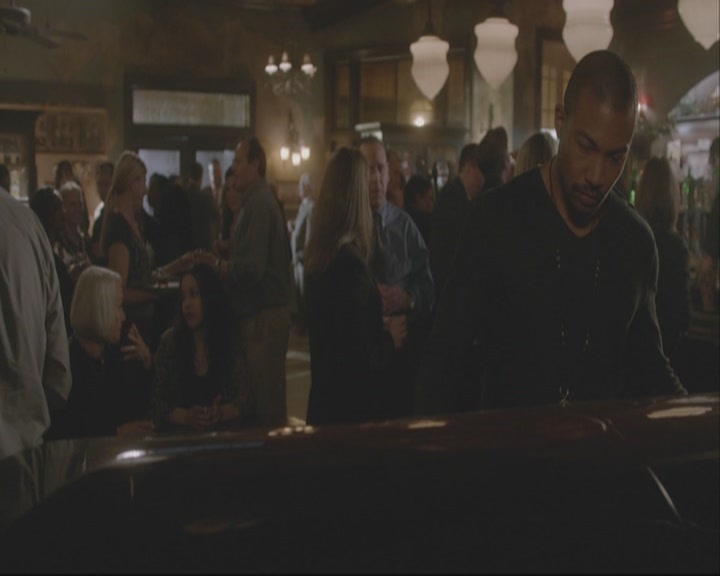 VampireDiariesWorld-dot-org_TheOriginals1x20ACloserWalkWithThee-deletedscene0005.jpg