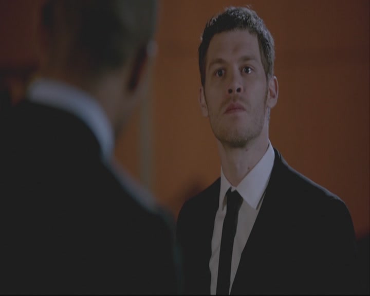VampireDiariesWorld-dot-org_TheOriginals1x20ACloserWalkWithThee-deletedscene0123.jpg