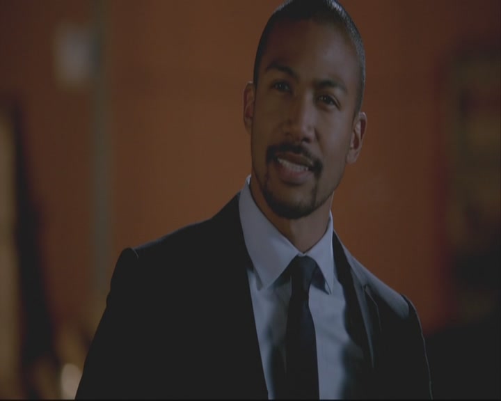 VampireDiariesWorld-dot-org_TheOriginals1x20ACloserWalkWithThee-deletedscene0204.jpg