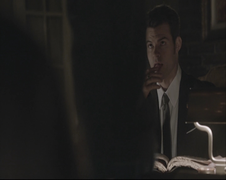 VampireDiariesWorld-dot-org_TheOriginals1x21TheBattleOfNewOrleans-deletedscene0036.jpg