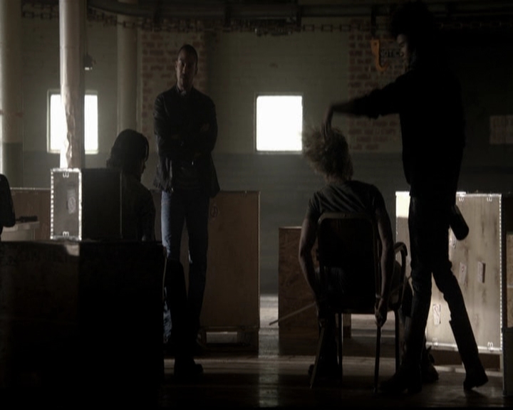 VampireDiariesWorld-dot-org_TheOriginals1x21TheBattleOfNewOrleans0484.jpg