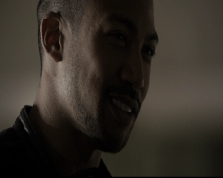 VampireDiariesWorld-dot-org_TheOriginals1x21TheBattleOfNewOrleans0489.jpg