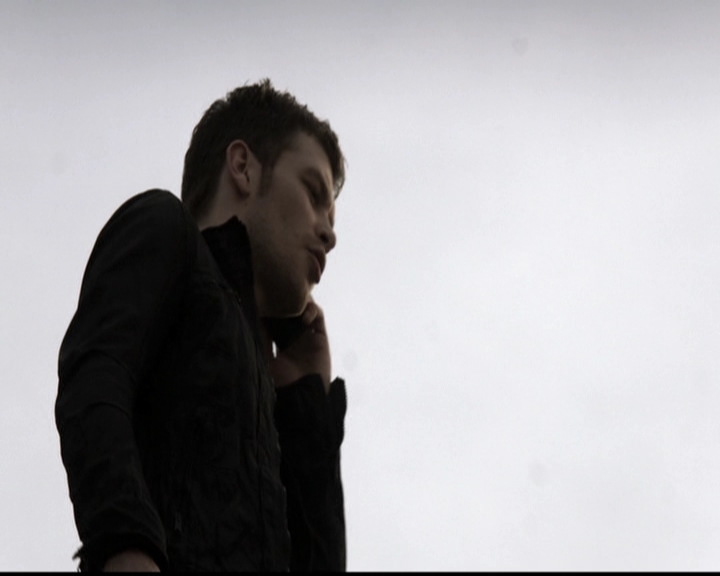 VampireDiariesWorld-dot-org_TheOriginals1x21TheBattleOfNewOrleans0517.jpg