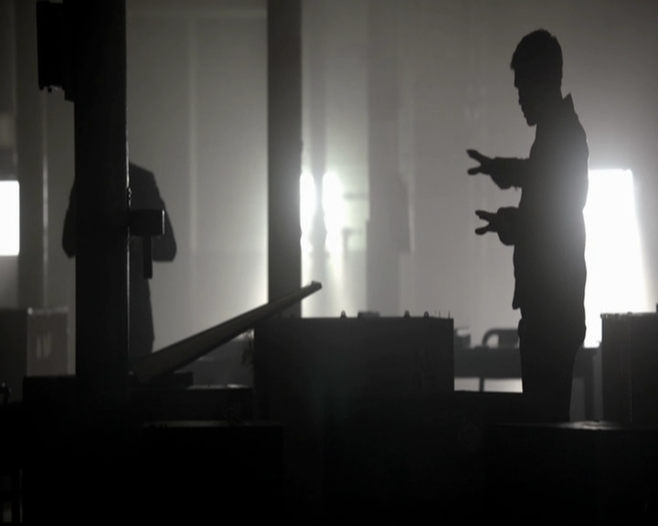 VampireDiariesWorld-dot-org_TheOriginals1x21TheBattleOfNewOrleans0919.jpg