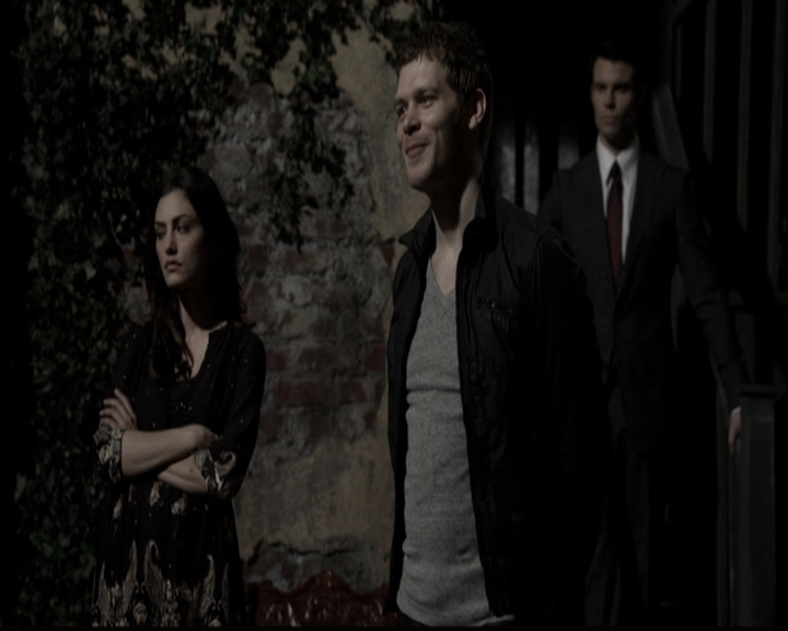 VampireDiariesWorld-dot-org_TheOriginals1x21TheBattleOfNewOrleans1019.jpg