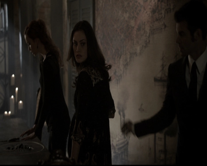VampireDiariesWorld-dot-org_TheOriginals1x21TheBattleOfNewOrleans1382.jpg