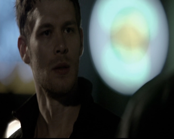 VampireDiariesWorld-dot-org_TheOriginals1x21TheBattleOfNewOrleans1524.jpg