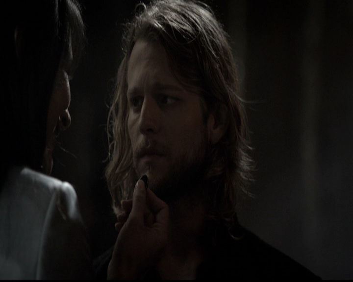 VampireDiariesWorld-dot-org_TheOriginals1x21TheBattleOfNewOrleans2117.jpg