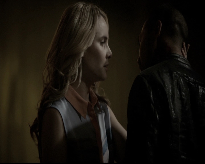 VampireDiariesWorld-dot-org_TheOriginals1x21TheBattleOfNewOrleans2215.jpg