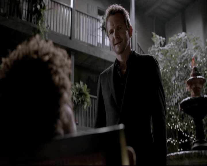 VampireDiariesWorld-dot-org_TheOriginals1x22FromACradleToAGrave-deletedscene0480.jpg