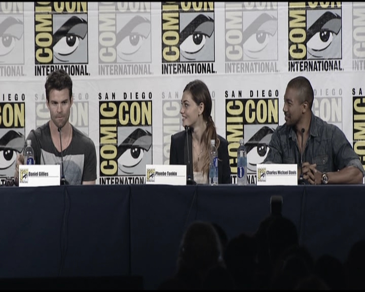 VampireDiariesWorld-dot-org_TheOriginalsS1-2013ComicConPanel0356.jpg
