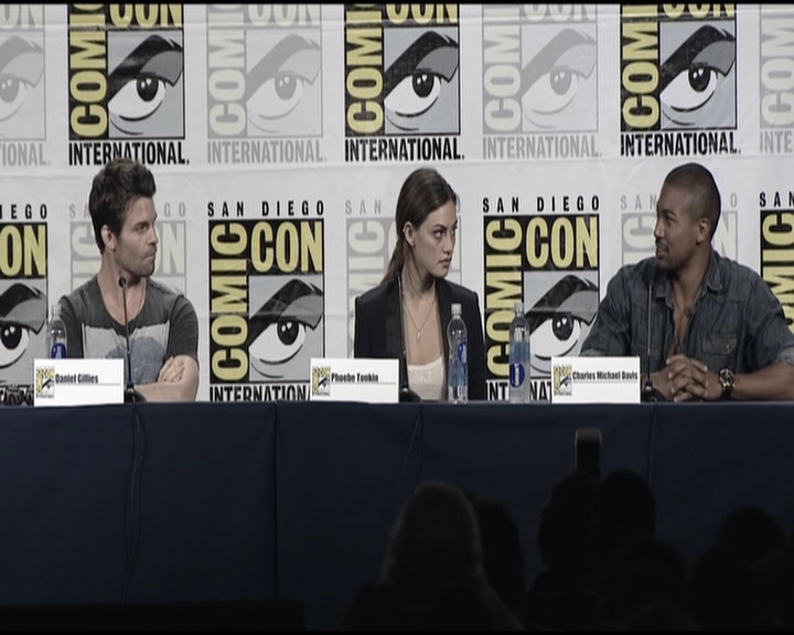 VampireDiariesWorld-dot-org_TheOriginalsS1-2013ComicConPanel0379.jpg