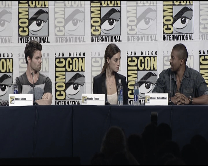 VampireDiariesWorld-dot-org_TheOriginalsS1-2013ComicConPanel0383.jpg