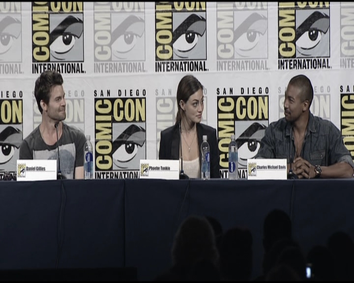 VampireDiariesWorld-dot-org_TheOriginalsS1-2013ComicConPanel0420.jpg