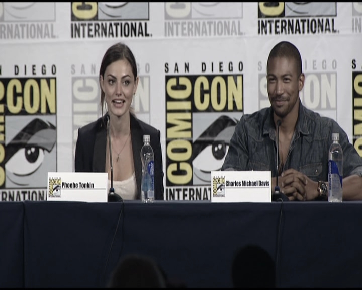 VampireDiariesWorld-dot-org_TheOriginalsS1-2013ComicConPanel0556.jpg