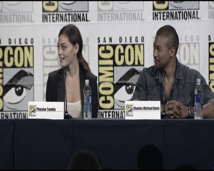 VampireDiariesWorld-dot-org_TheOriginalsS1-2013ComicConPanel0563.jpg
