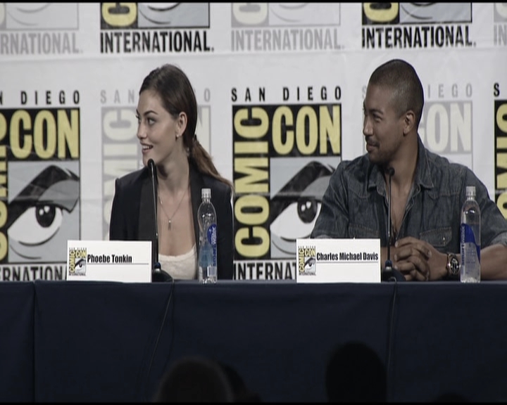 VampireDiariesWorld-dot-org_TheOriginalsS1-2013ComicConPanel0568.jpg
