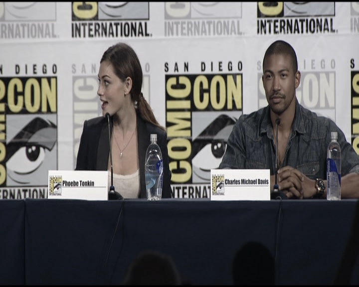 VampireDiariesWorld-dot-org_TheOriginalsS1-2013ComicConPanel0612.jpg