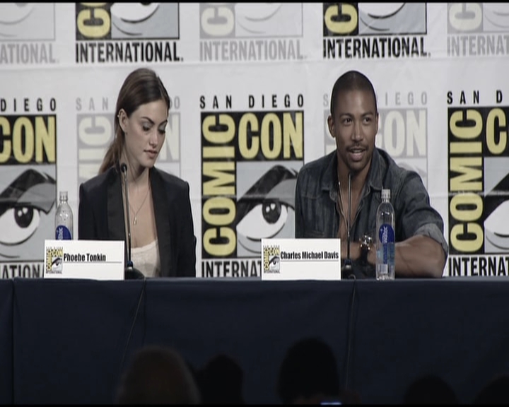 VampireDiariesWorld-dot-org_TheOriginalsS1-2013ComicConPanel1126.jpg