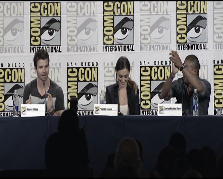 VampireDiariesWorld-dot-org_TheOriginalsS1-2013ComicConPanel1536.jpg