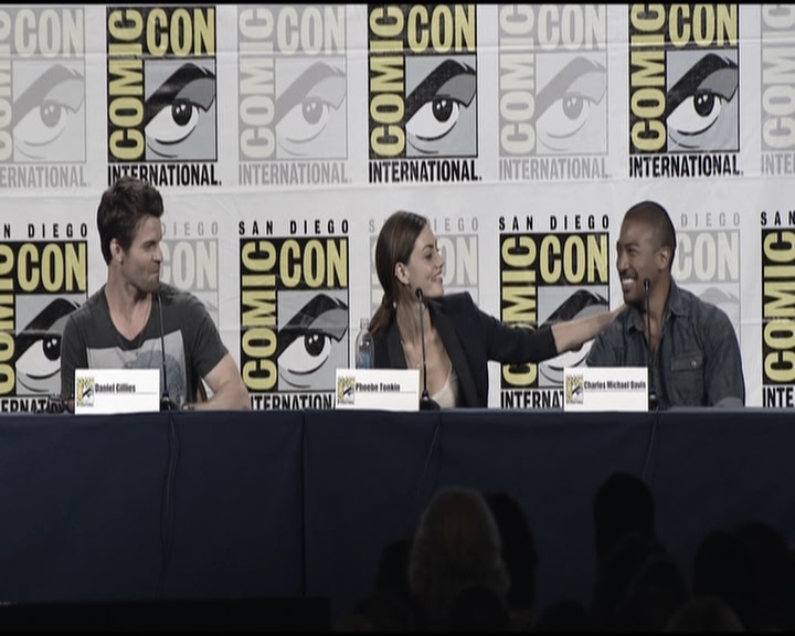 VampireDiariesWorld-dot-org_TheOriginalsS1-2013ComicConPanel1613.jpg