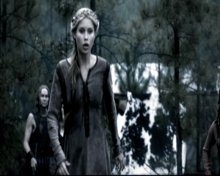 VampireDiariesWorld-dot-org_TheOriginalsS1-TheOriginalVampires-ABiteSizesStory0037.jpg