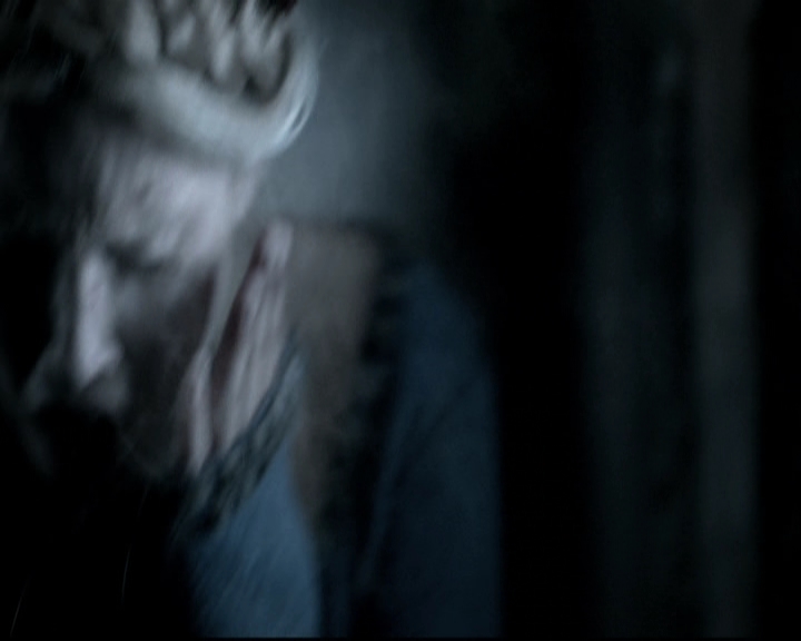 VampireDiariesWorld-dot-org_TheOriginalsS1-TheOriginalVampires-ABiteSizesStory0057.jpg