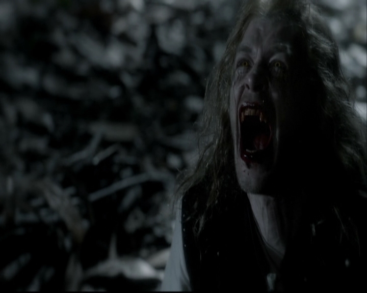 VampireDiariesWorld-dot-org_TheOriginalsS1-TheOriginalVampires-ABiteSizesStory0093.jpg