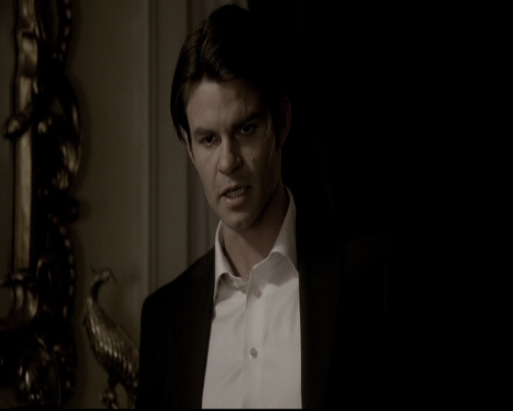 VampireDiariesWorld-dot-org_TheOriginalsS1-TheOriginalVampires-ABiteSizesStory0108.jpg