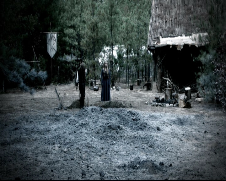 VampireDiariesWorld-dot-org_TheOriginalsS1-TheOriginalVampires-ABiteSizesStory0115.jpg