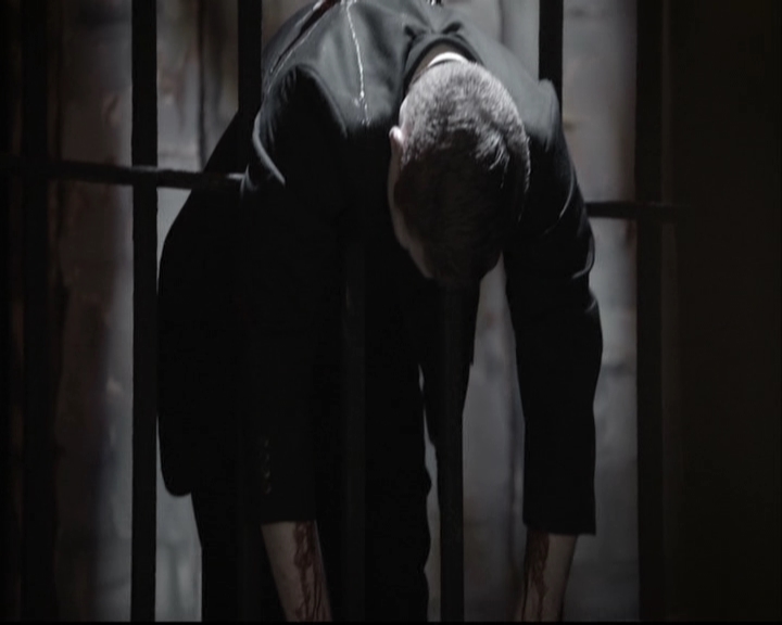 VampireDiariesWorld-dot-org_TheOriginalsS1-TheOriginalVampires-ABiteSizesStory0134.jpg