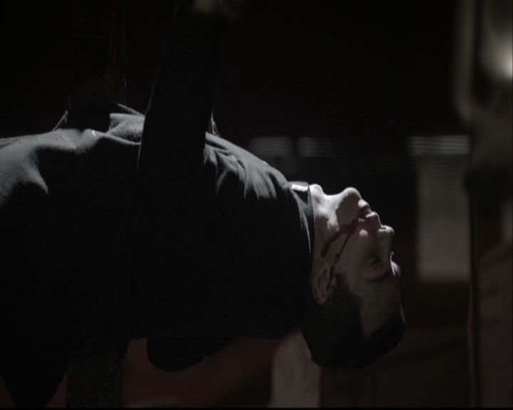 VampireDiariesWorld-dot-org_TheOriginalsS1-TheOriginalVampires-ABiteSizesStory0135.jpg