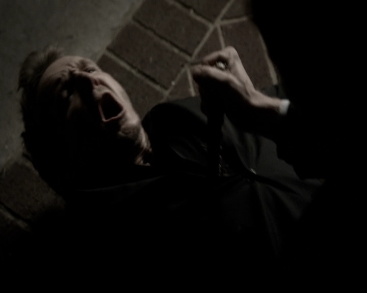 VampireDiariesWorld-dot-org_TheOriginalsS1-TheOriginalVampires-ABiteSizesStory0146.jpg