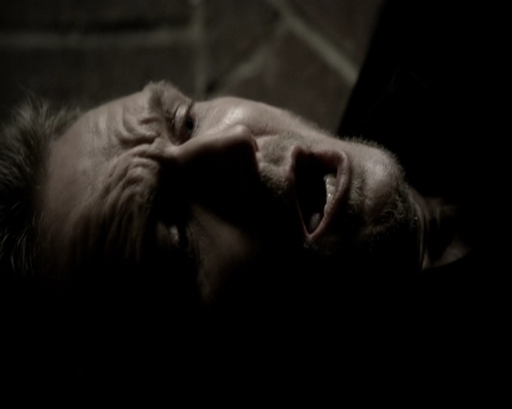 VampireDiariesWorld-dot-org_TheOriginalsS1-TheOriginalVampires-ABiteSizesStory0147.jpg