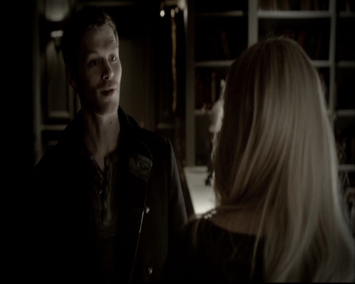 VampireDiariesWorld-dot-org_TheOriginalsS1-TheOriginalVampires-ABiteSizesStory0228.jpg