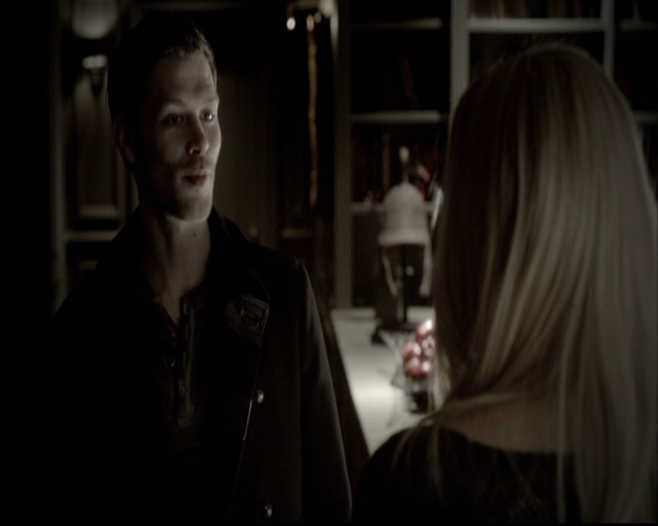 VampireDiariesWorld-dot-org_TheOriginalsS1-TheOriginalVampires-ABiteSizesStory0229.jpg