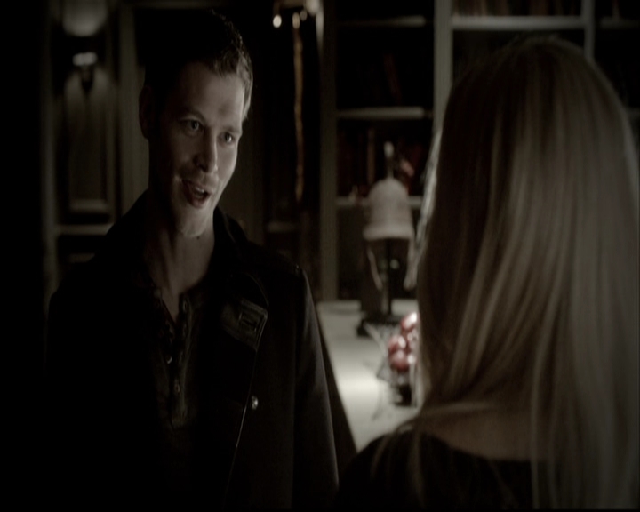 VampireDiariesWorld-dot-org_TheOriginalsS1-TheOriginalVampires-ABiteSizesStory0230.jpg